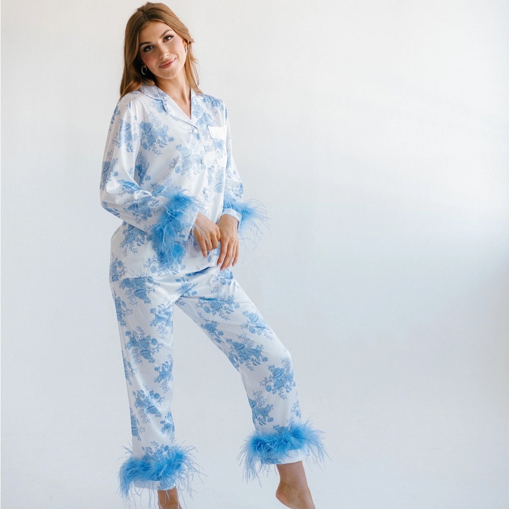 NEW Blue floral feather pajamas